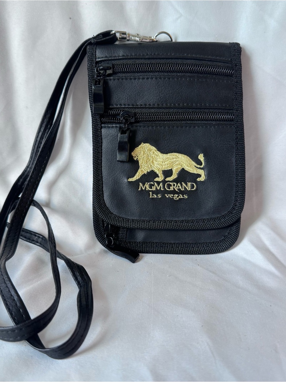 Vintage MGM Grand Black Leather Neck Pouch Passport/ID Holder Clear Window EUC